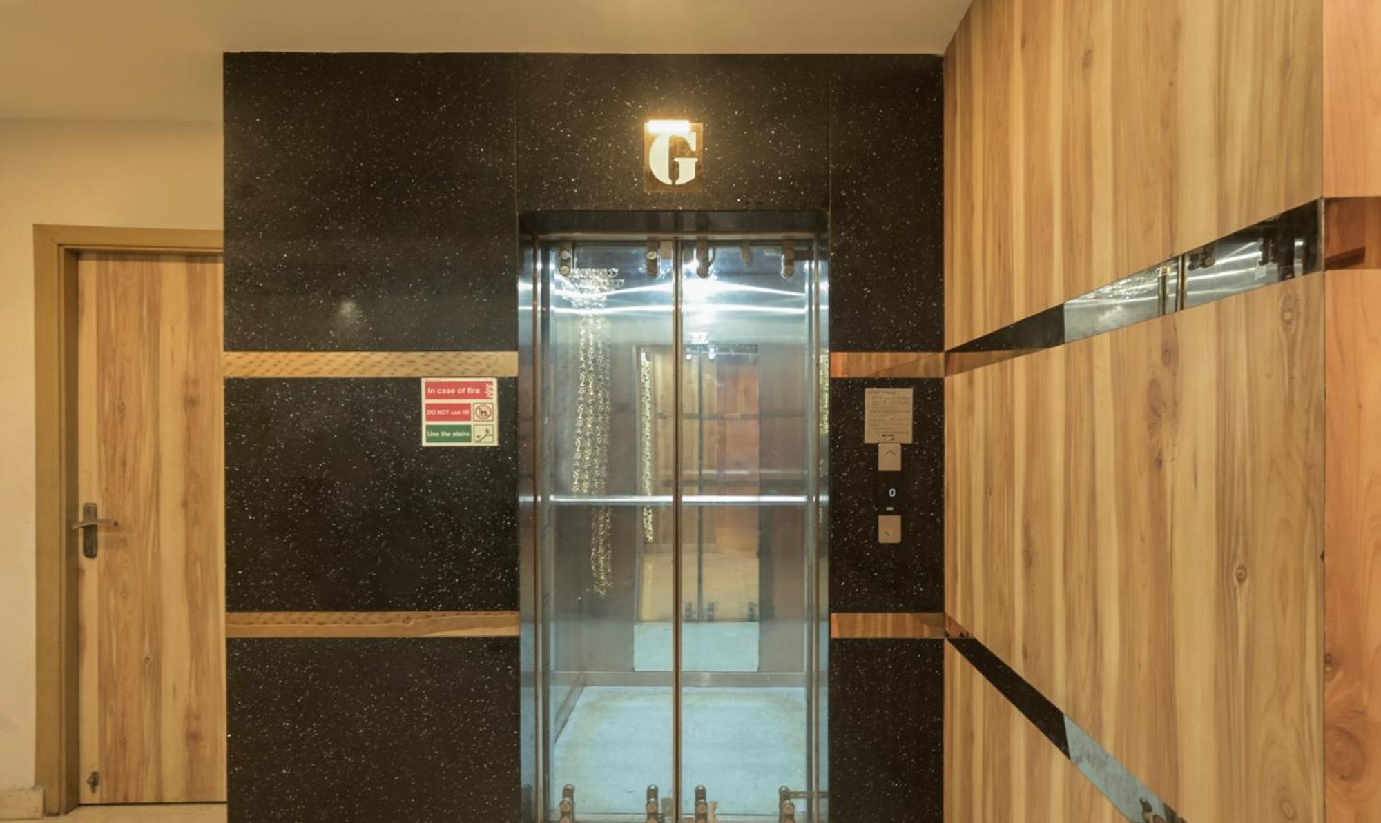 Hotel Orion Crystal Kolkata Exterior photo